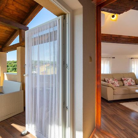 Apartman Viki Stinjan Pula Buitenkant foto