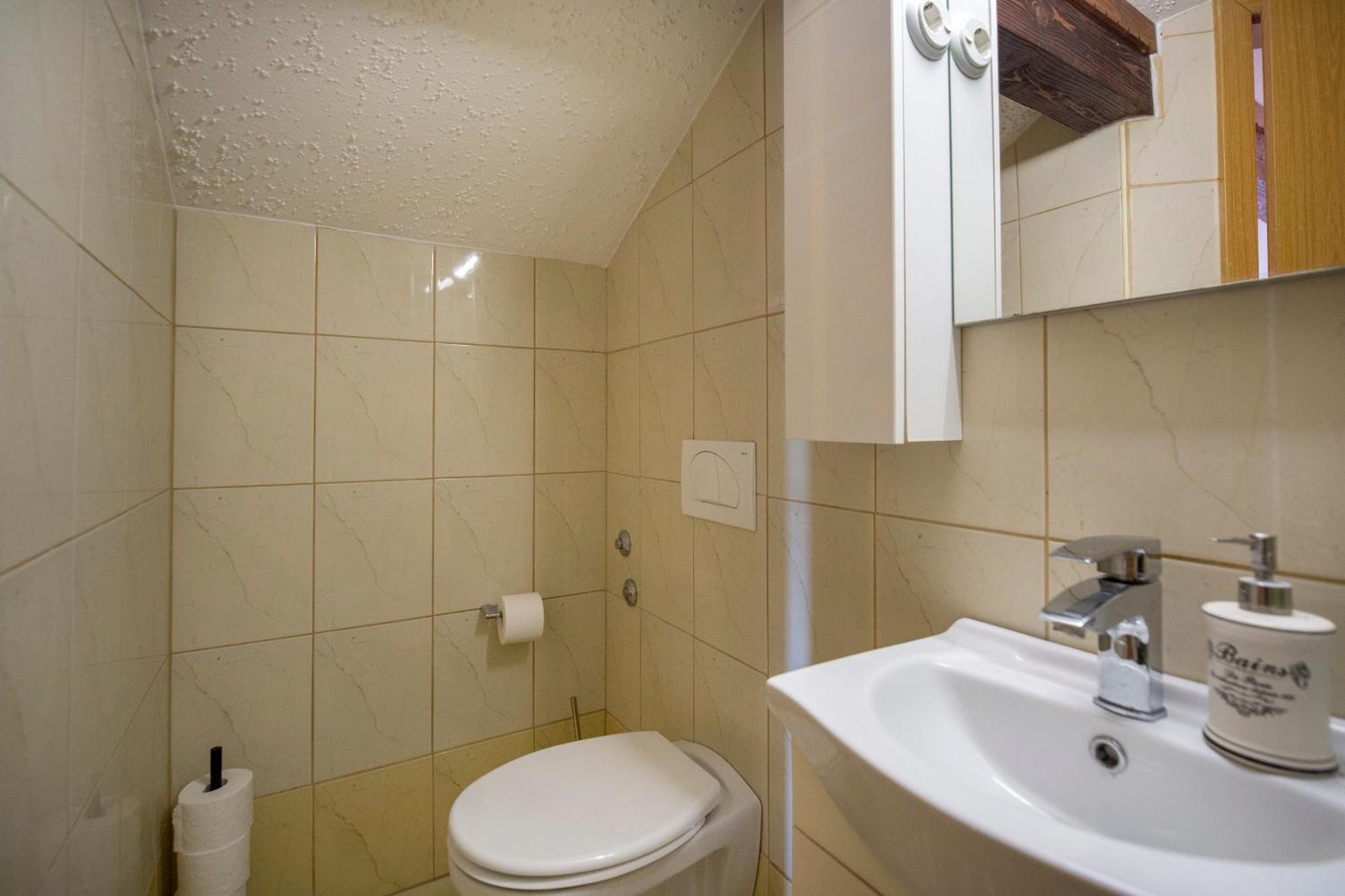 Apartman Viki Stinjan Pula Buitenkant foto