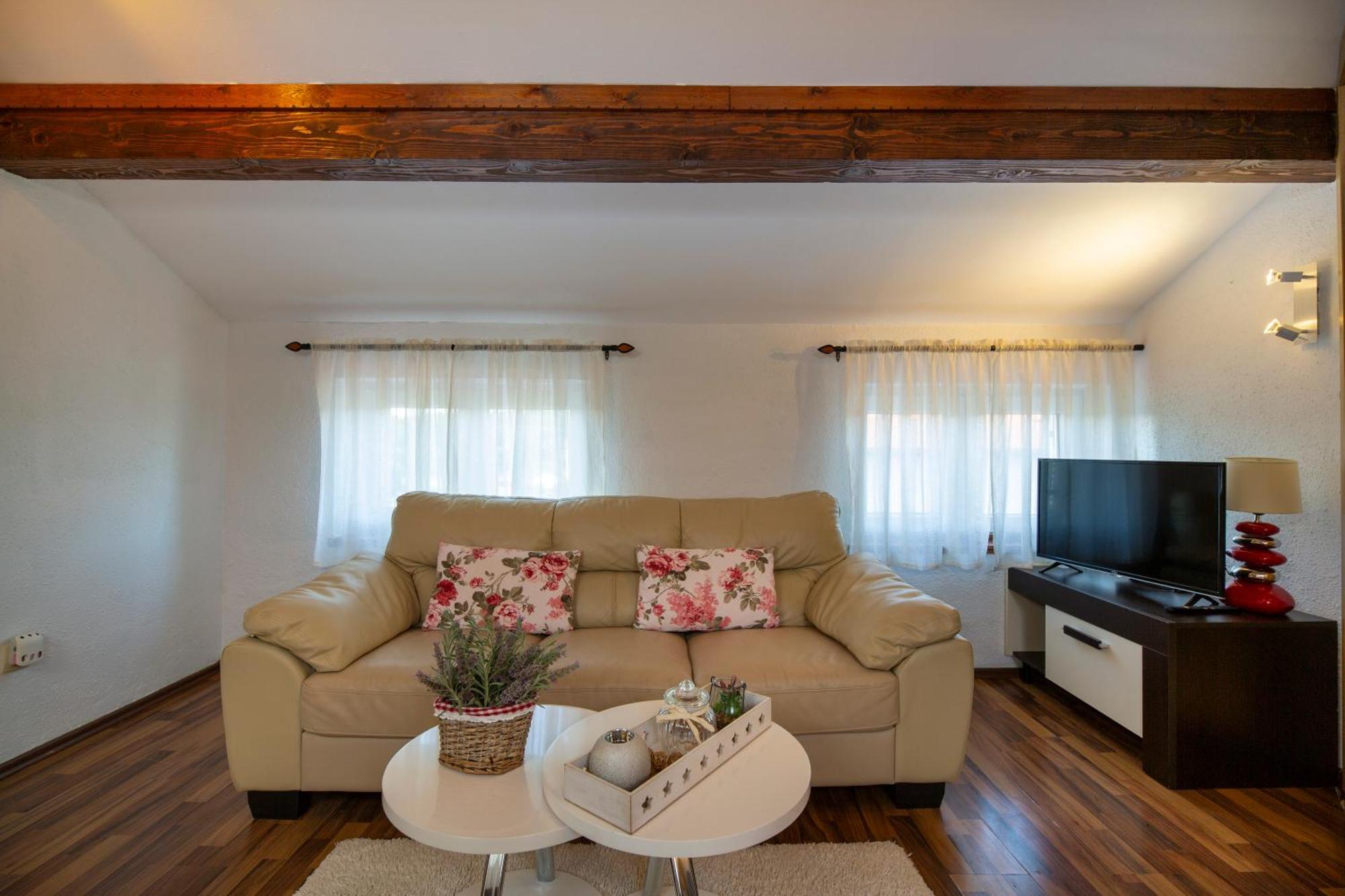 Apartman Viki Stinjan Pula Buitenkant foto