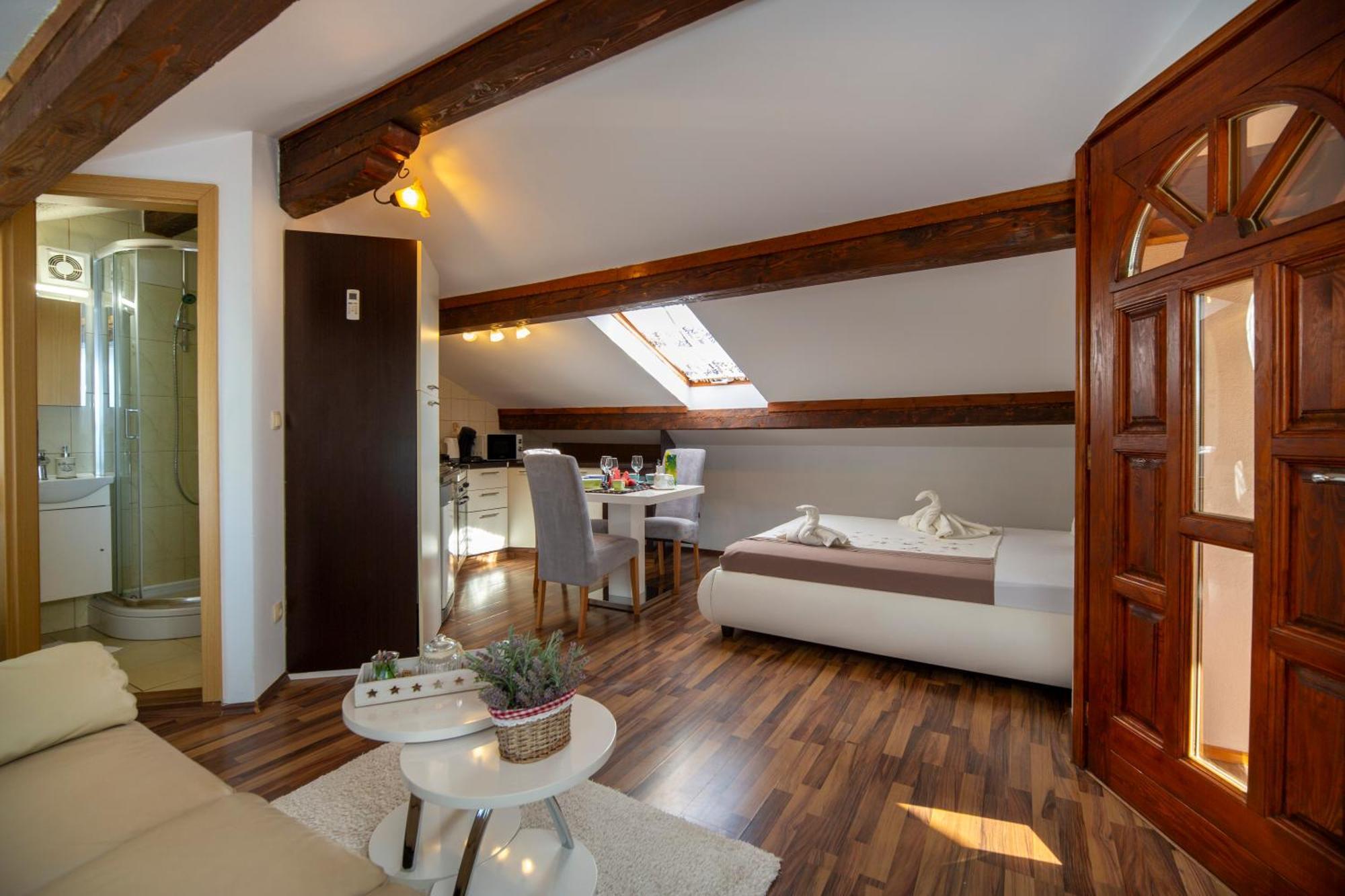 Apartman Viki Stinjan Pula Buitenkant foto