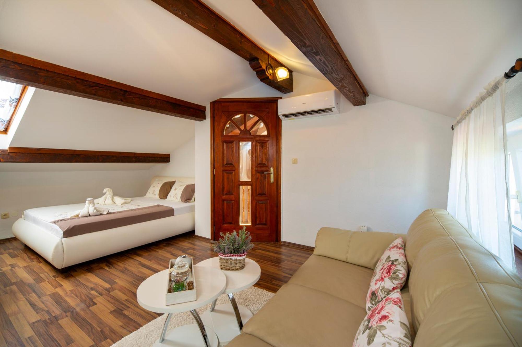Apartman Viki Stinjan Pula Buitenkant foto
