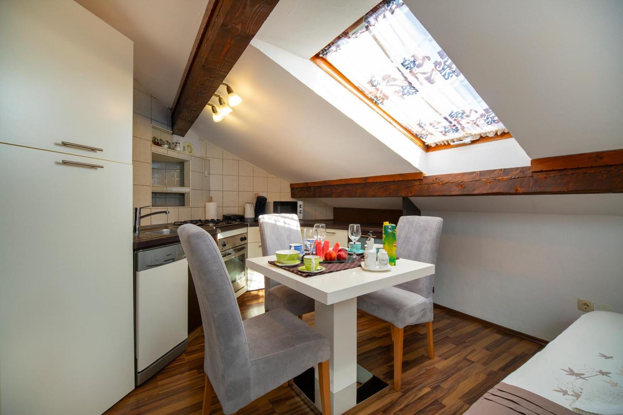 Apartman Viki Stinjan Pula Buitenkant foto