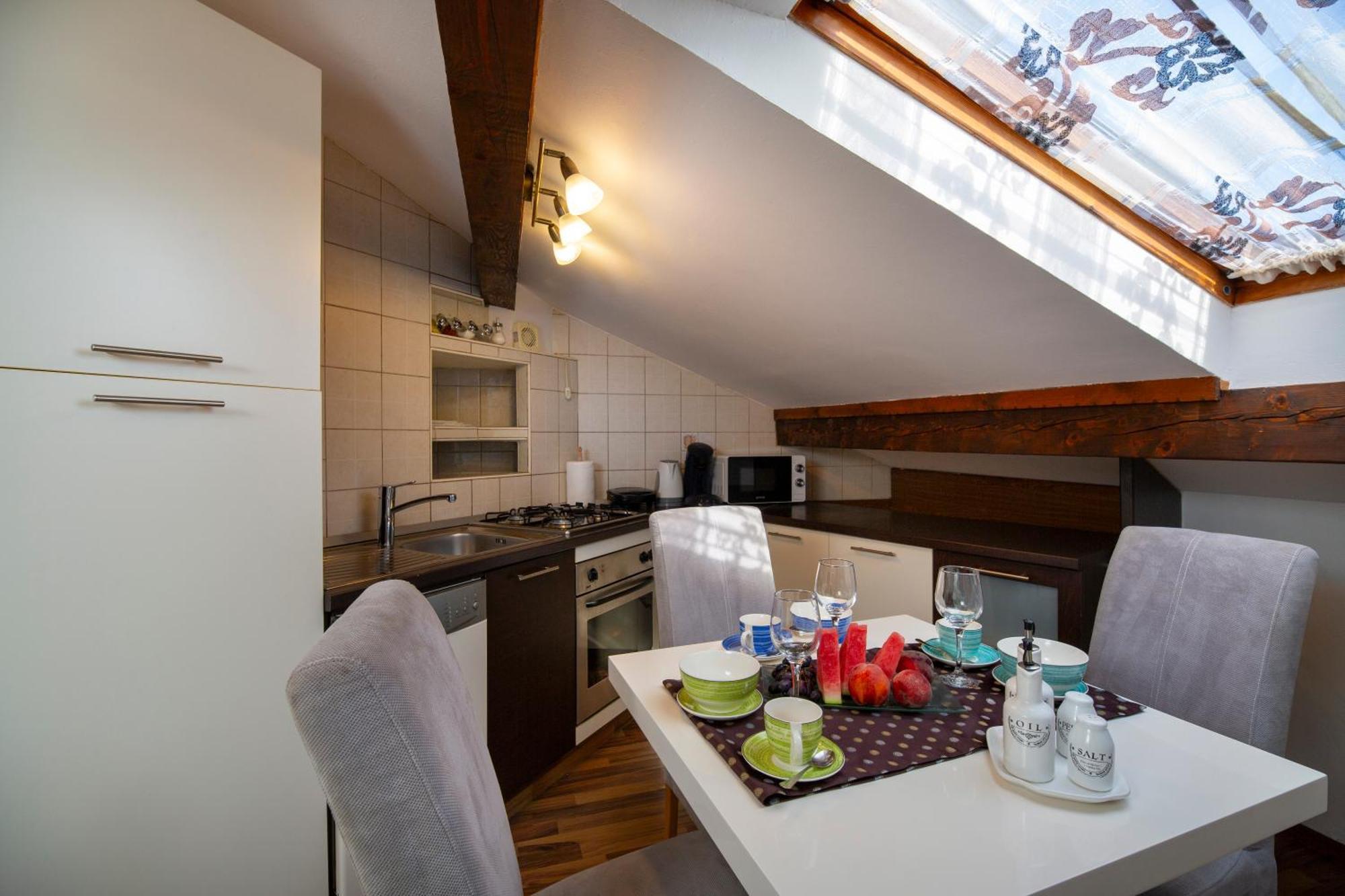 Apartman Viki Stinjan Pula Buitenkant foto