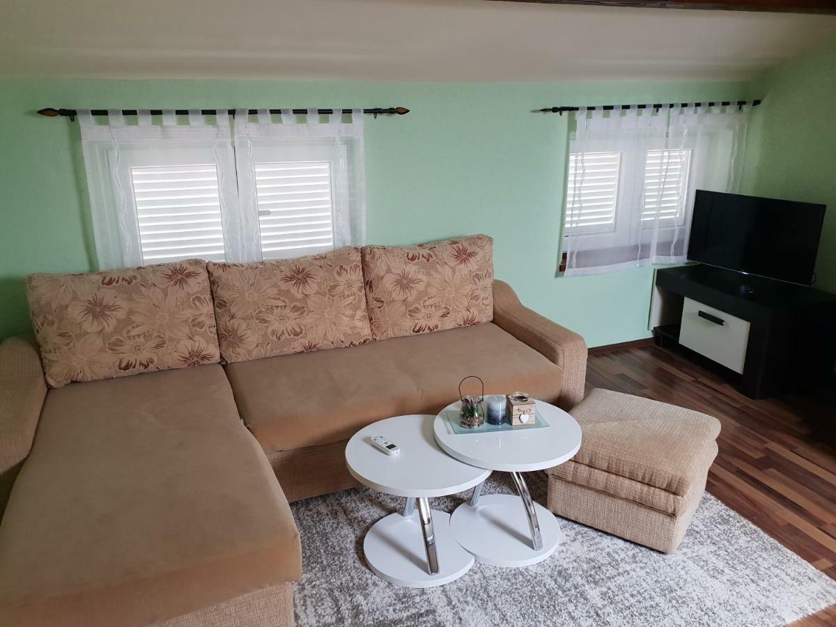 Apartman Viki Stinjan Pula Buitenkant foto
