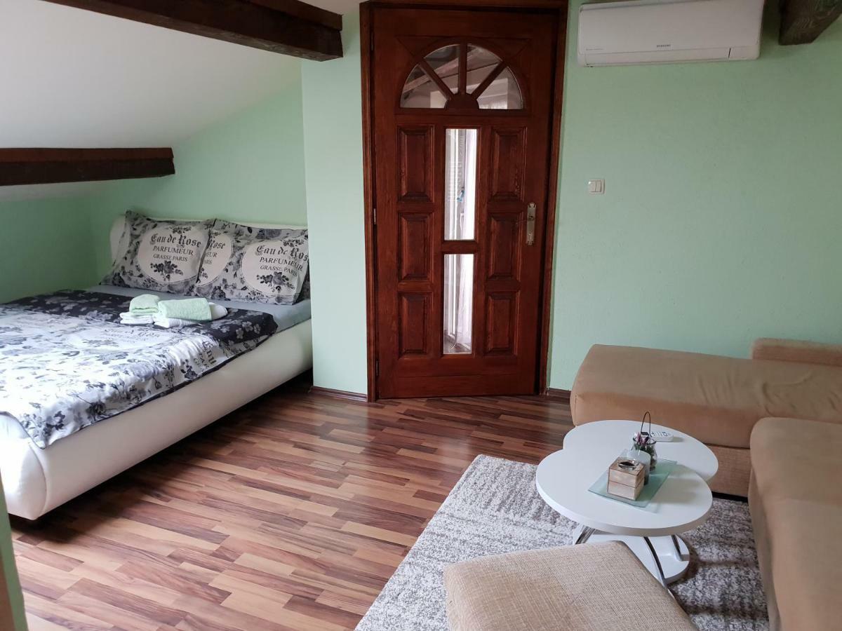 Apartman Viki Stinjan Pula Buitenkant foto