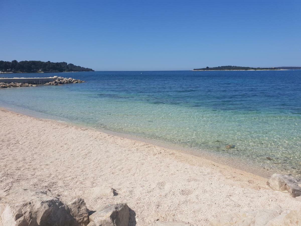 Apartman Viki Stinjan Pula Buitenkant foto
